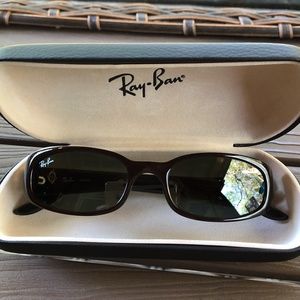 Ray-Ban Women’s Sidestreet Sunglasses - SHIPS FREE